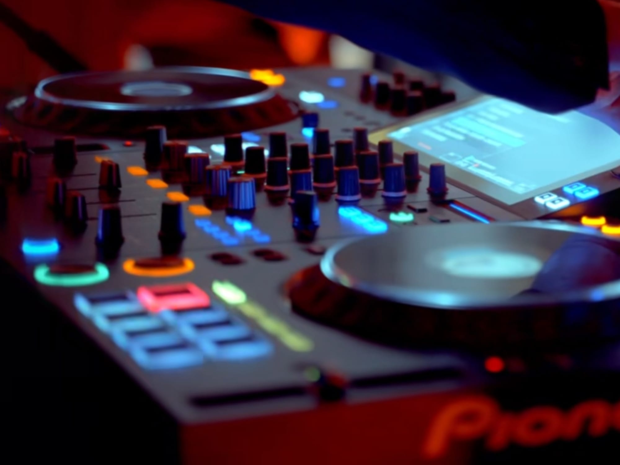 Up Événements, DJ / Musique à Divatte-sur-Loire